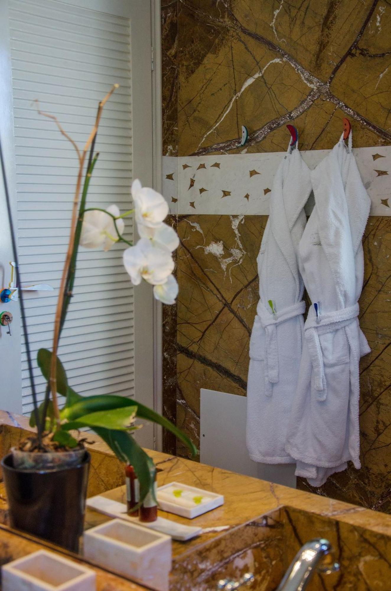 Agalia Luxury Suites Koumpara الغرفة الصورة